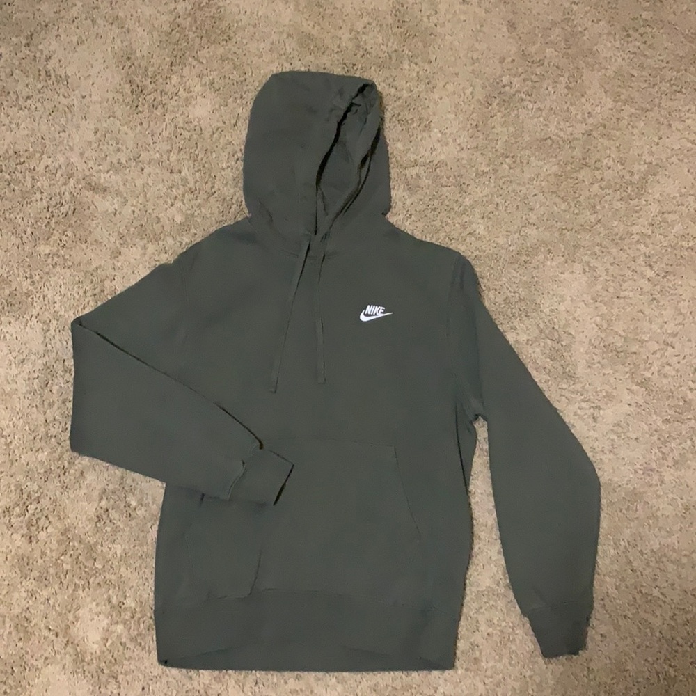 nike sweatshirt